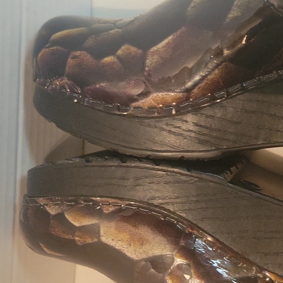 Dansko size 37 clogs - Picture 12 of 12